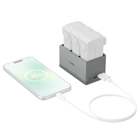 SmallRig 6502 Mini100 - trzykanałowa ładowarka 100W do akumulatorów do dronów DJI Mini 5 Pro / Mini 4 Pro / Mini 3 - przykład użycia